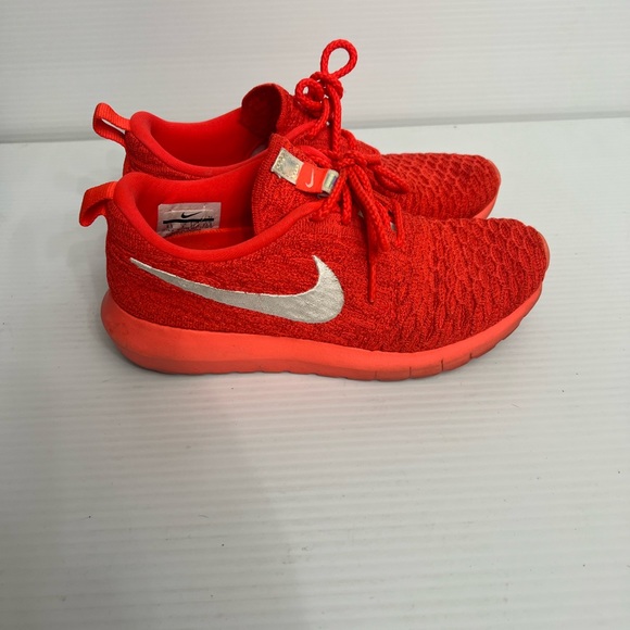 Nike Roshe Run Flyknit “Bright Crimson”. Size 6.5 - Picture 3 of 9